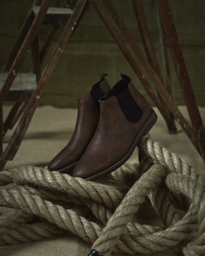 Iveron™ Elegant Leather Chelsea Boots for Men